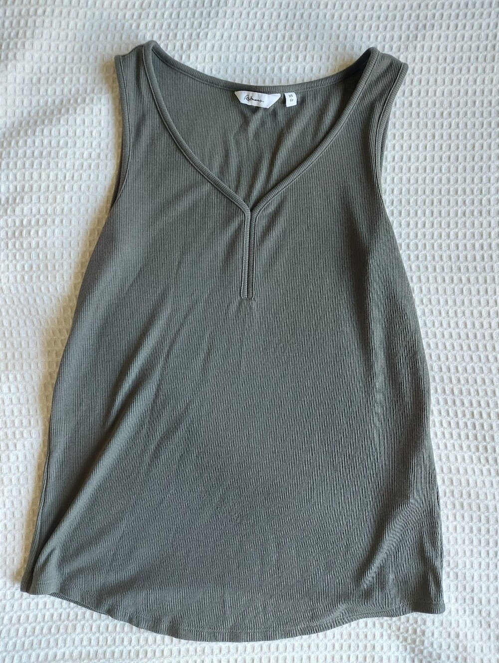 Sleeveless V-Neck Tank Top - Green
